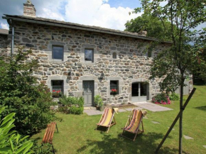 Gîte familial restauré avec jardin clos, équipements bébé, animaux acceptés, proche St-Julien-Chapteuil - FR-1-582-296